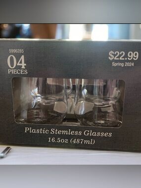 Set Of 4 Clear Plastic Stemless Glasses 16.5oz ( 487 ml ) NWT